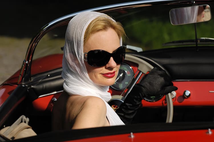 SD_Woman-Driving-Convertible-21