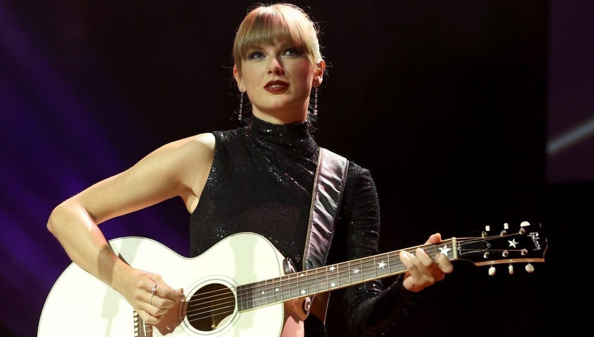 NSAI Songwriter-Artist of the Decade honoree, Taylor Swift performs onstage during NSAI 2022 Nashville Songwriter Awards at Ryman Auditorium on September 20, 2022 in Nashville, Tennessee.