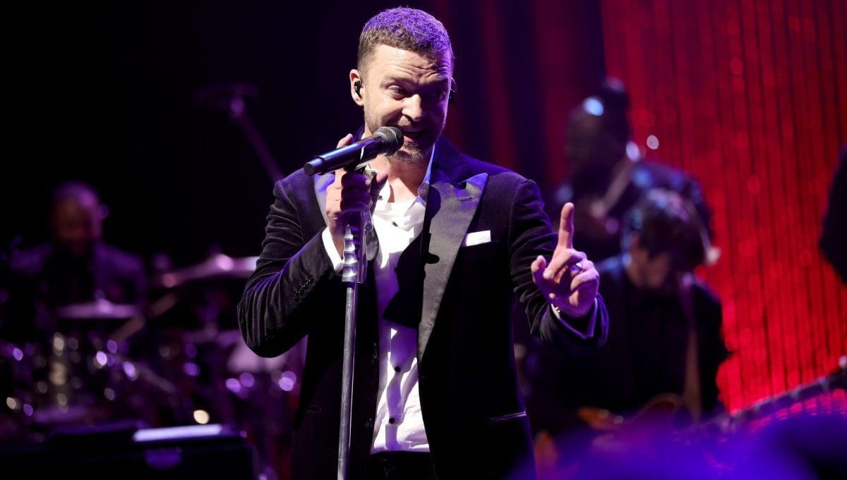 Justin Timberlake performs during the 2022 Children’s Hospital Los Angeles Gala at the Barker Hangar on October 08, 2022 in Santa Monica, California.