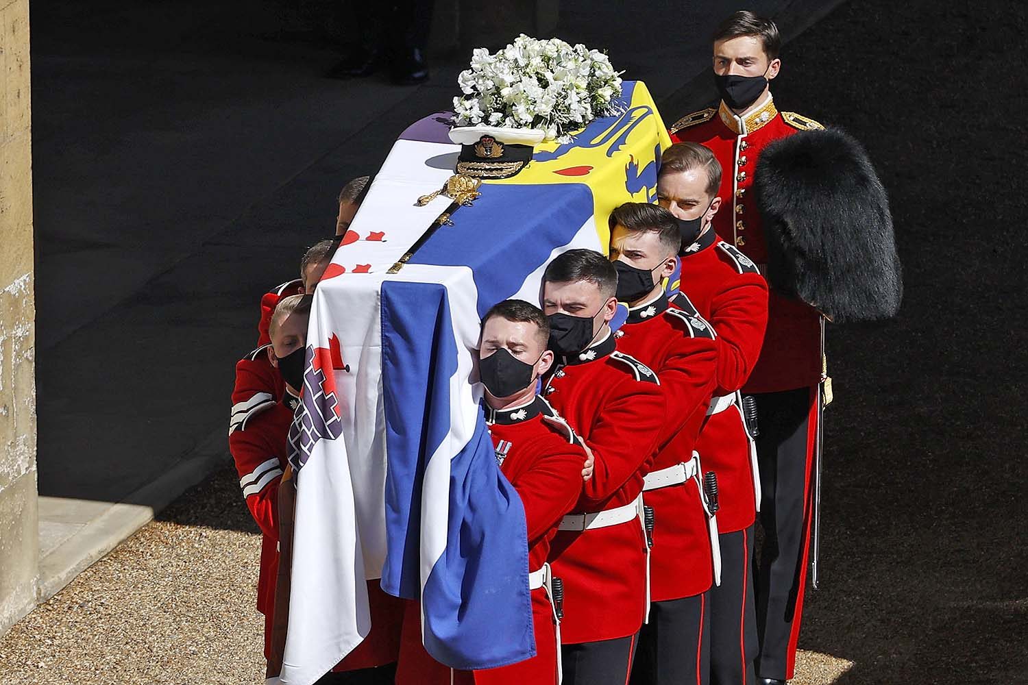 prince-philip-funeral-coffin-casket-flag-8363397