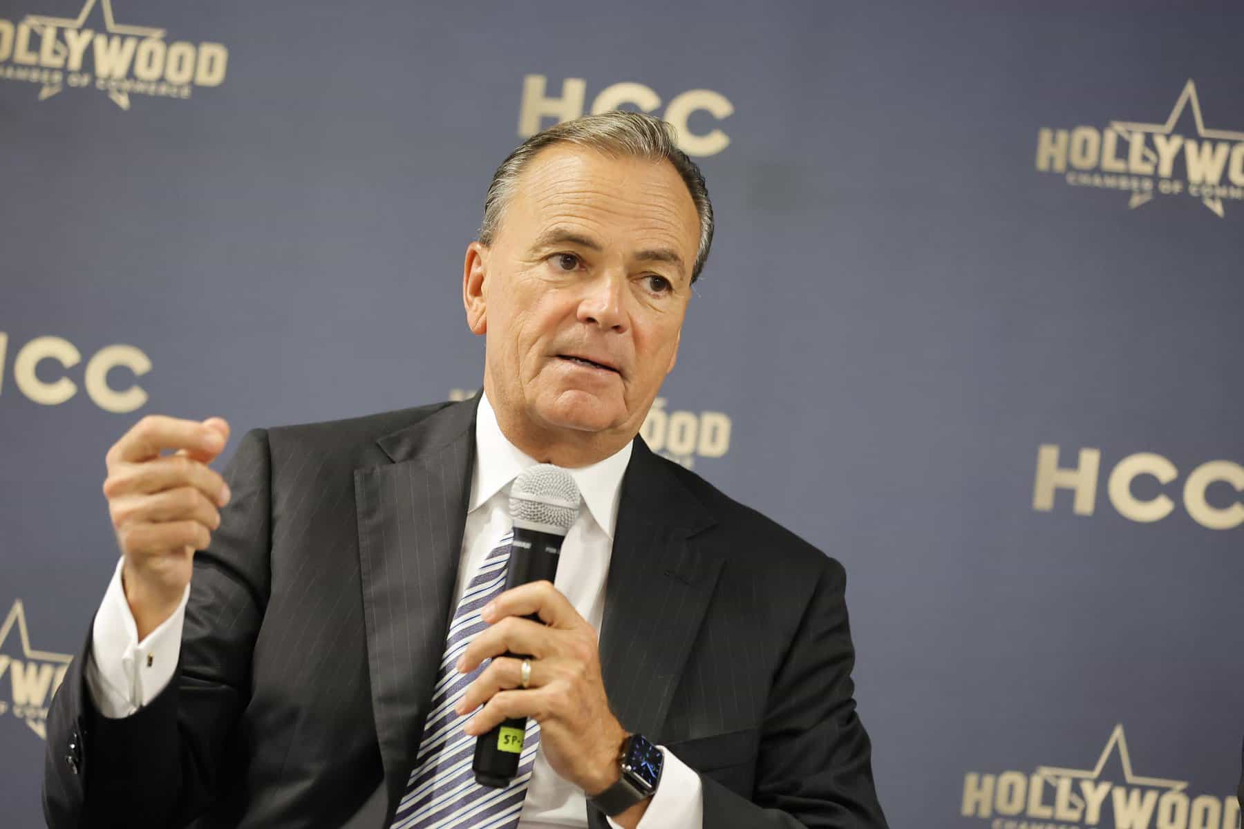 los-angeles-mayoral-candidate-rick-j-caruso-hosts-forum-at-emerson-college