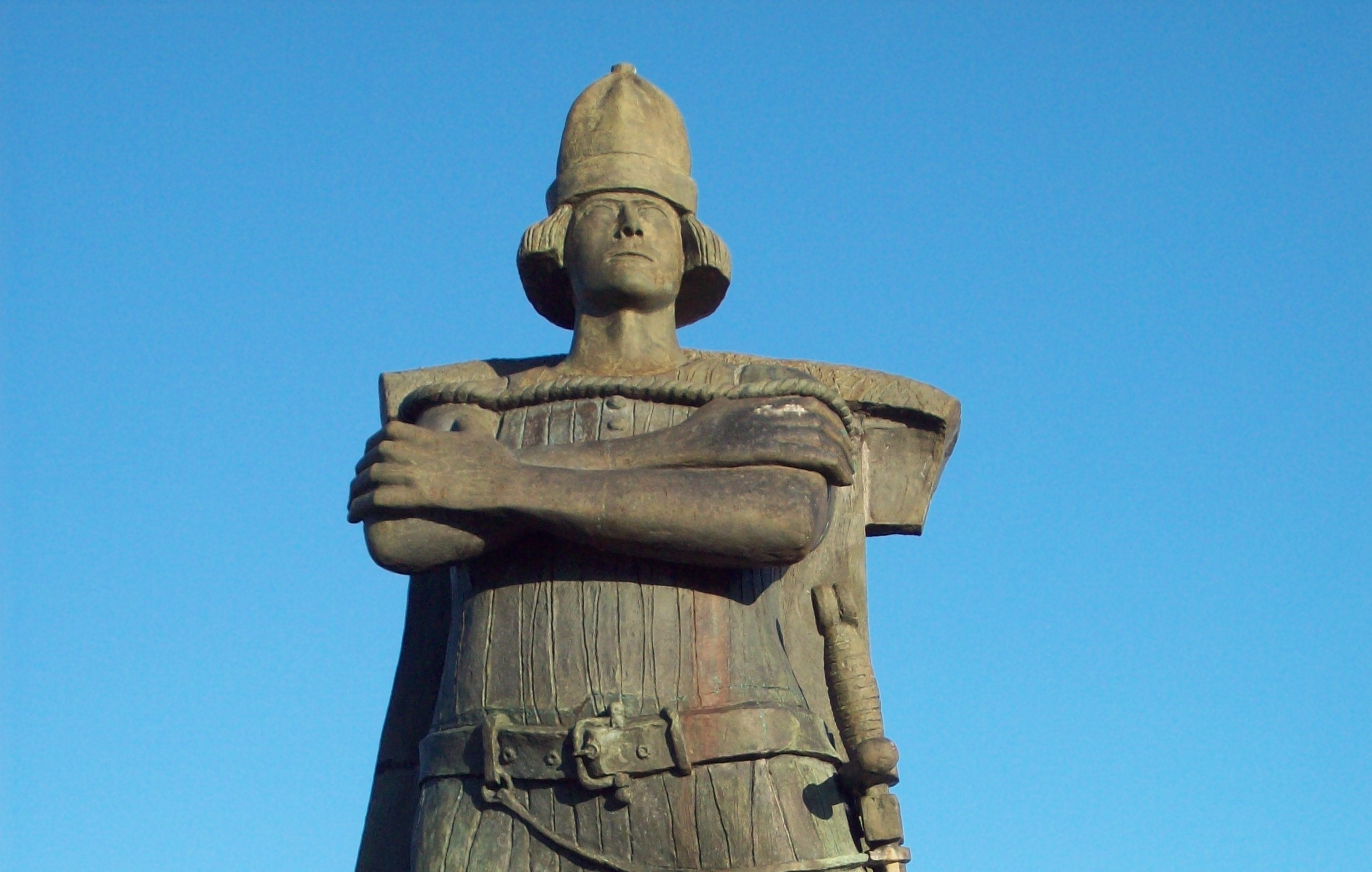 corte-real_statue