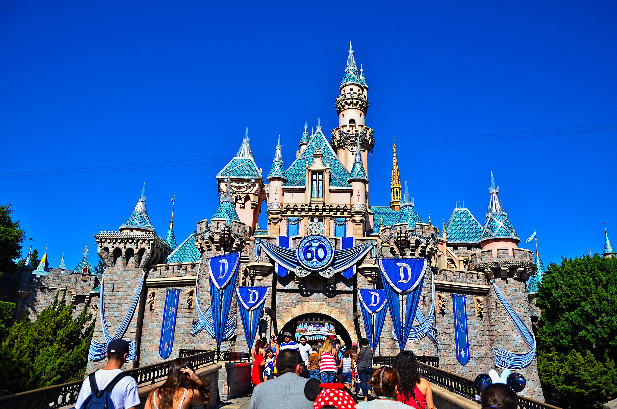 disneyland_in_california_marks_its_60th_anniversary_24808702529