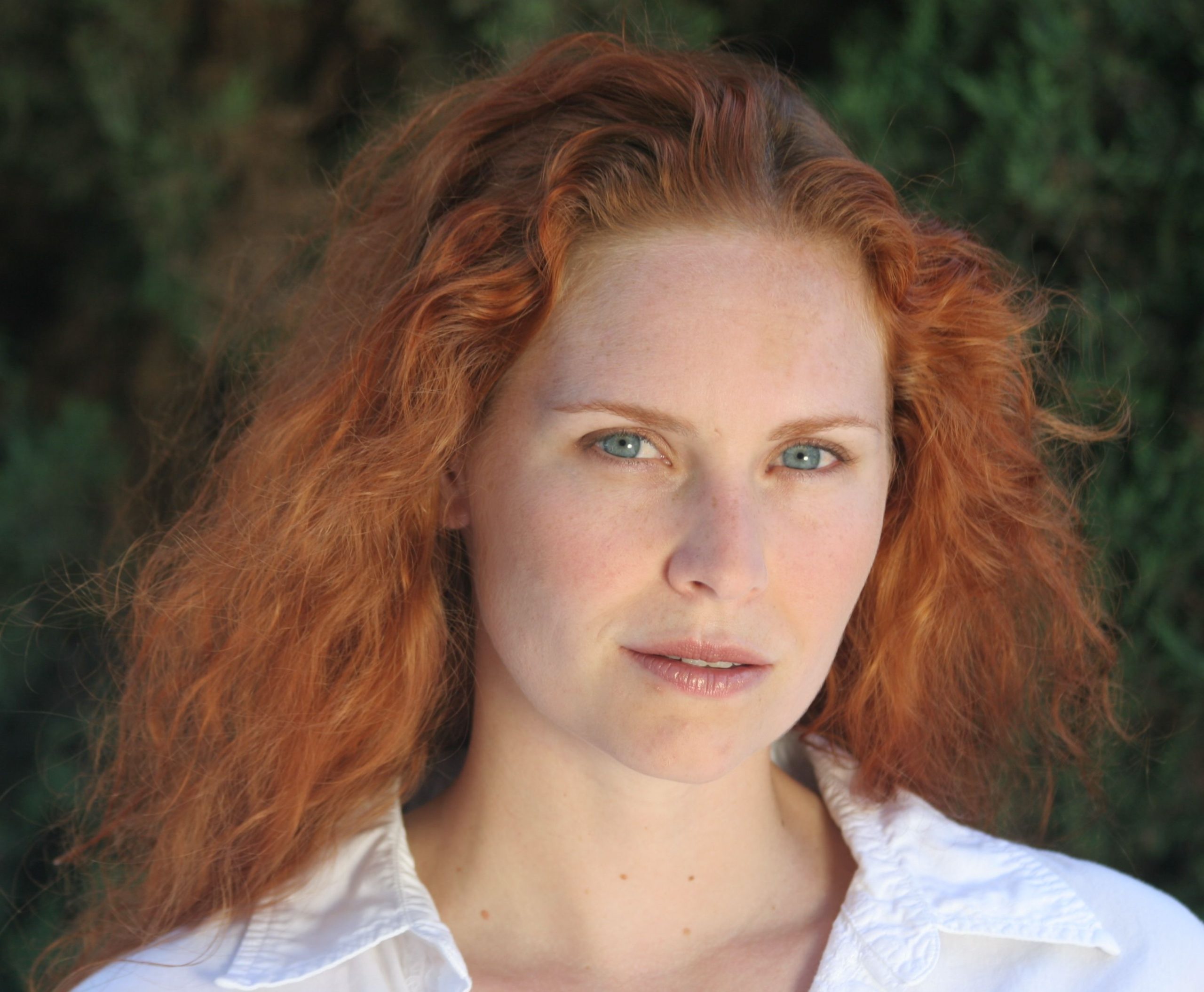woman_redhead_natural_portrait_1