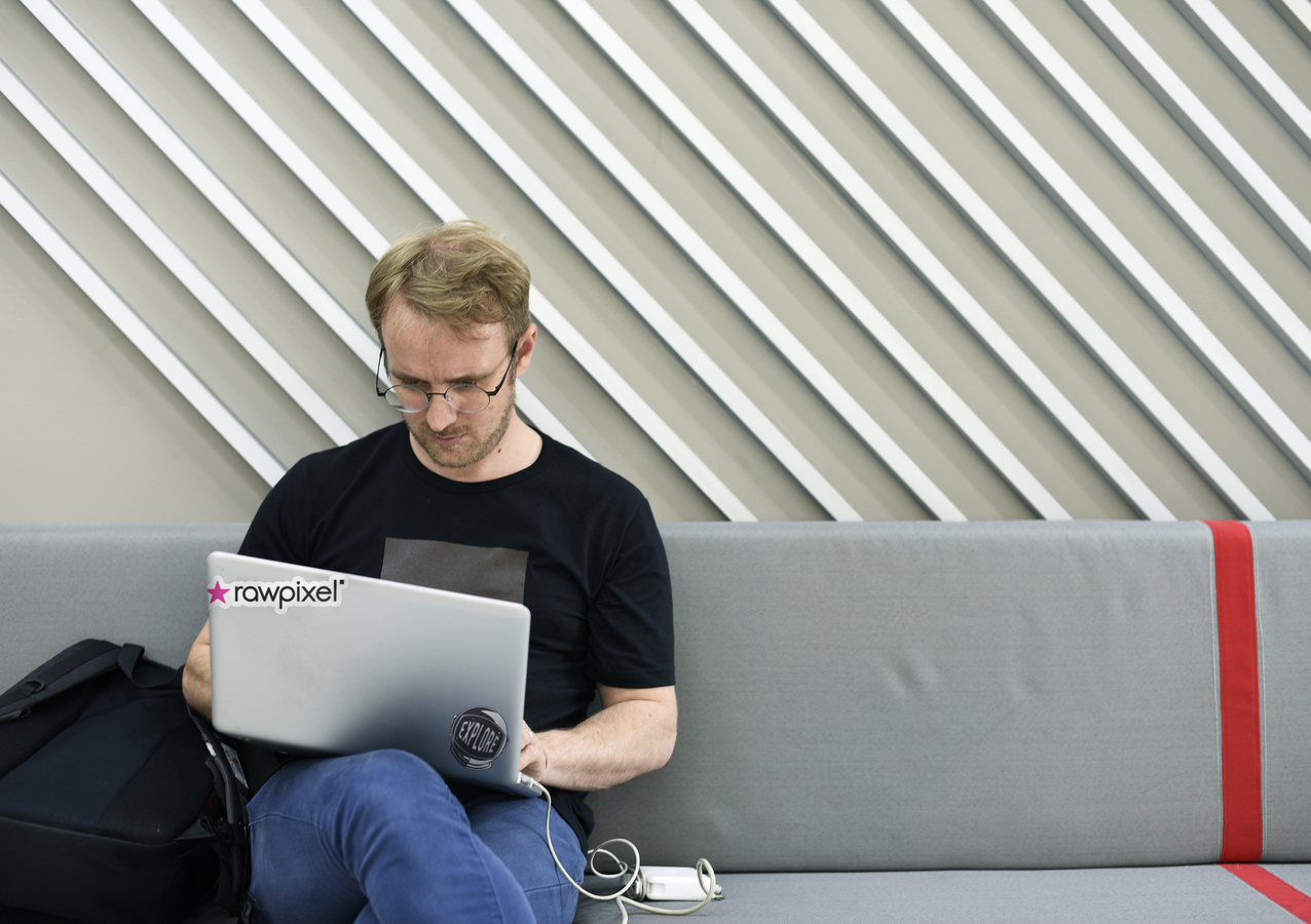alone-casual-caucasian-communication-device-digital-1434701-pxhere-com