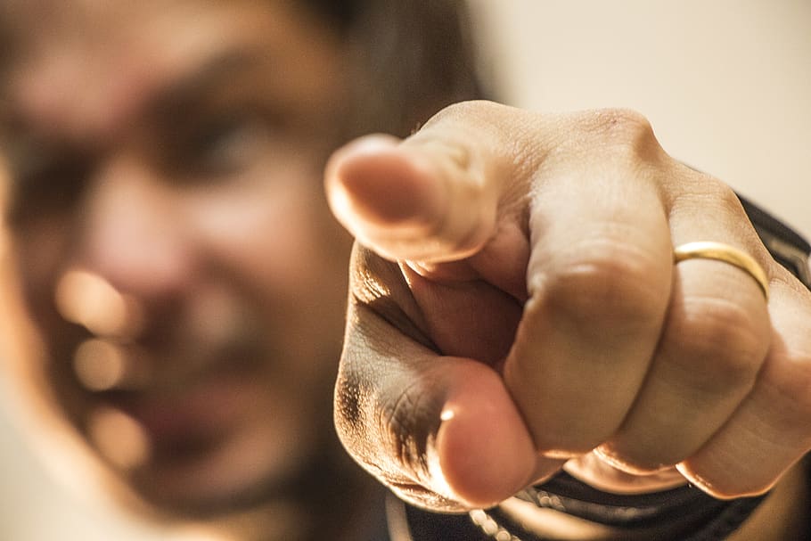 finger-gesturing-hand-male