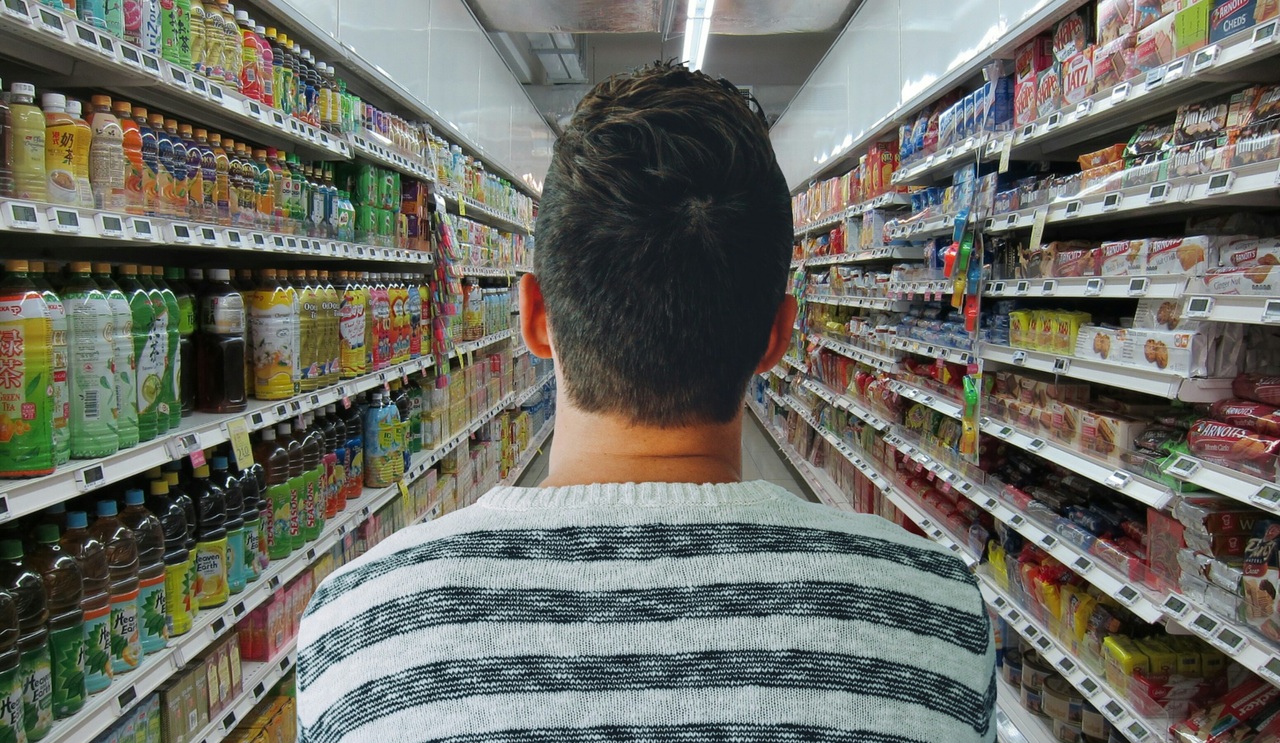 grocery-store-man-shopping-market-supermarket-1456559-pxhere-com