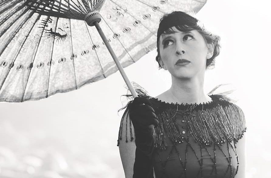 vintage-antique-flapper-girl-girl-woman-red-dress