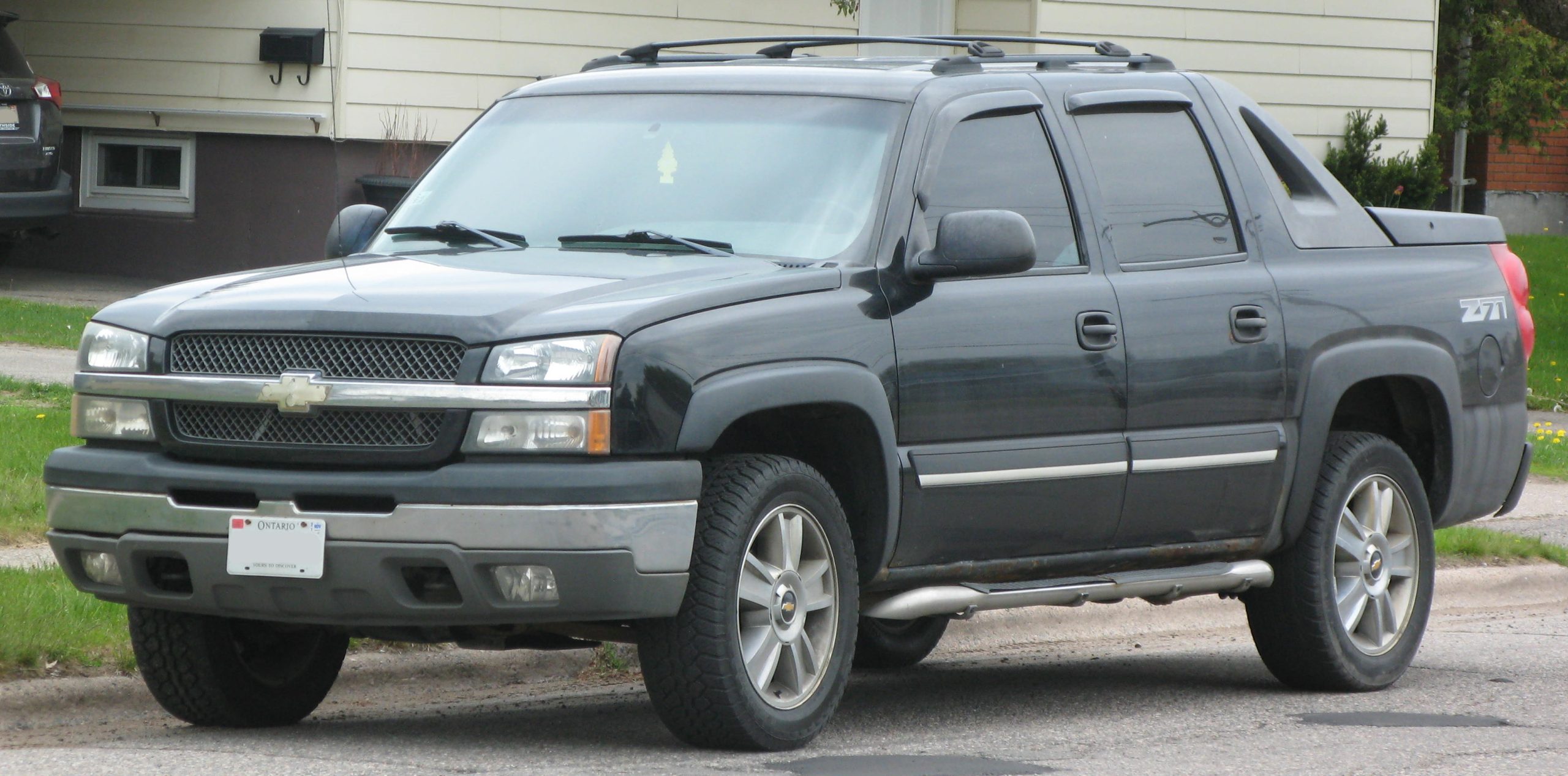 2004_chevrolet_avalanche_1500_wbh_front_left_05-19-2021