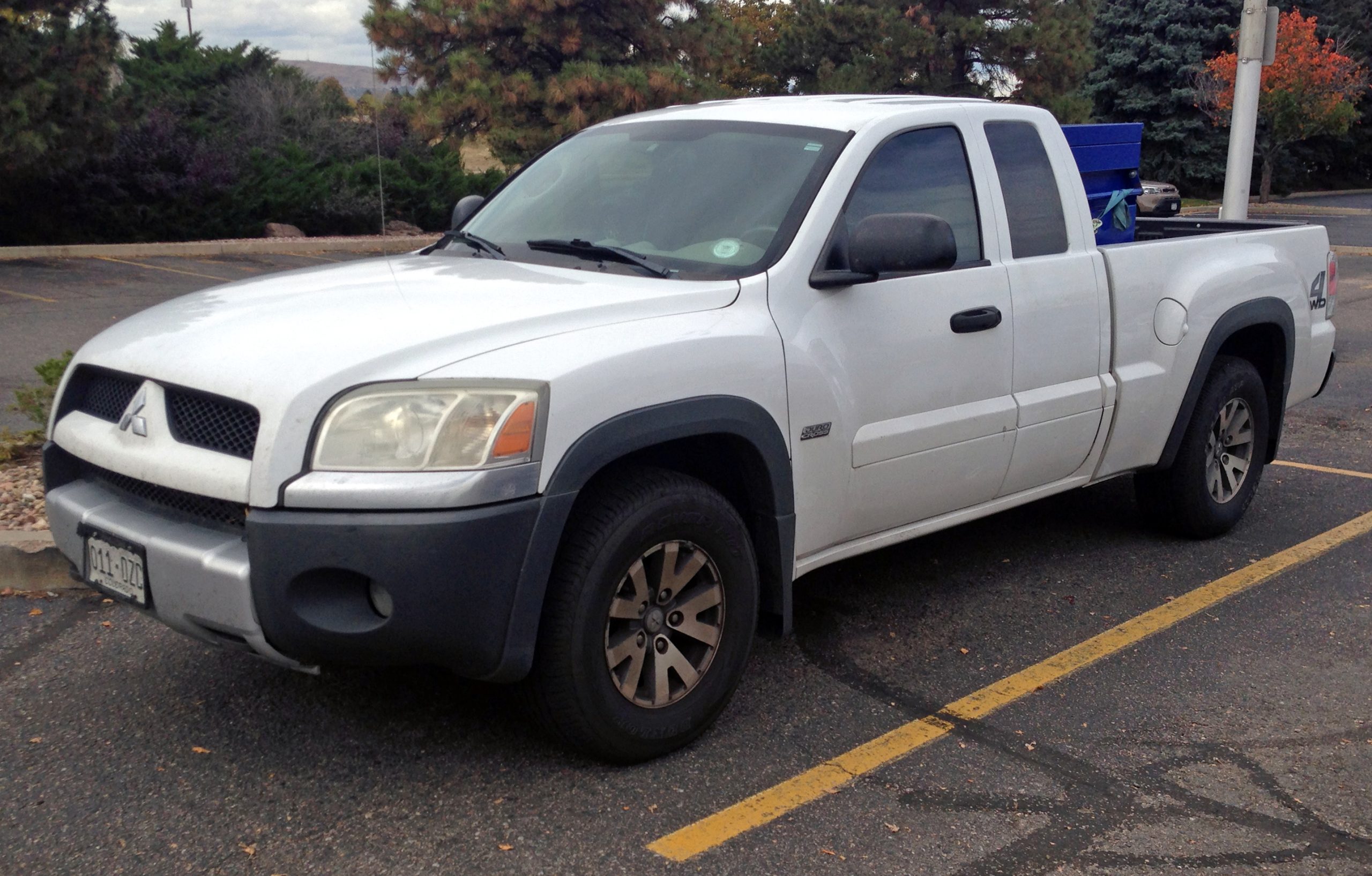2006_mitsubishi_raider_durocross_4wd_ext_cab_co