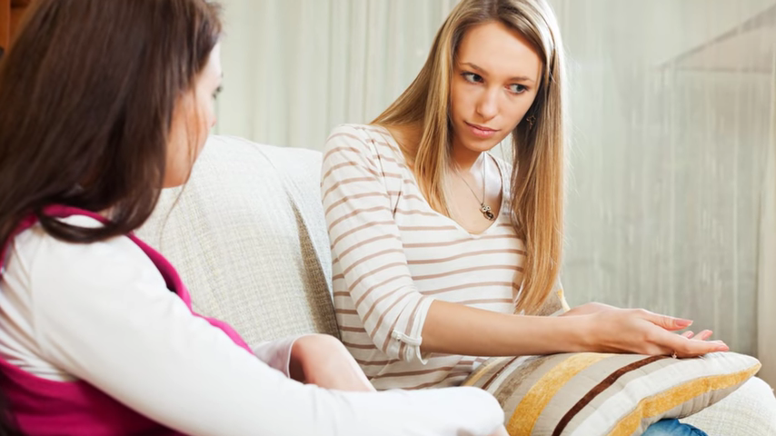 734-how-to-tell-if-someone-is-lying-to-you-body-language-signs-of-a-liar-00-00-55