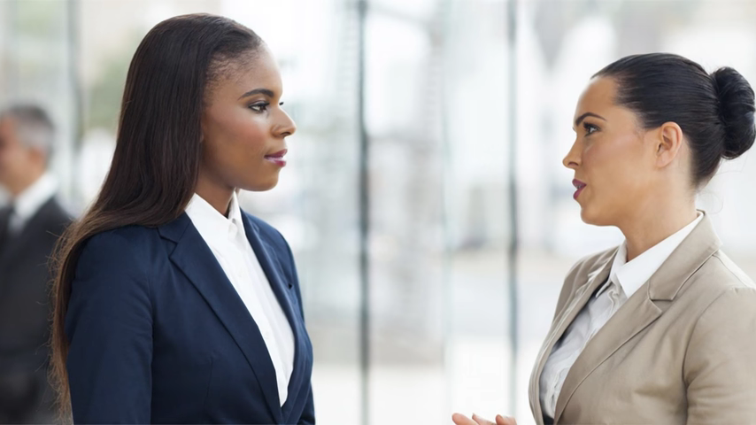 734-how-to-tell-if-someone-is-lying-to-you-body-language-signs-of-a-liar-00-04-01