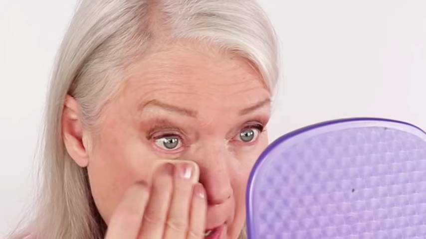 734-tips-to-minimize-wrinkles-aging-with-eye-makeup-00-12-38