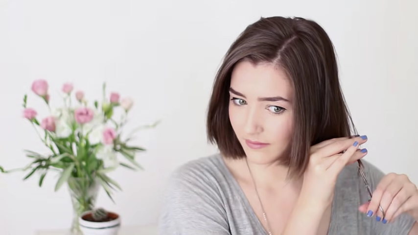 775-how-to-cut-your-own-hair-short-hairbob-00-02-13