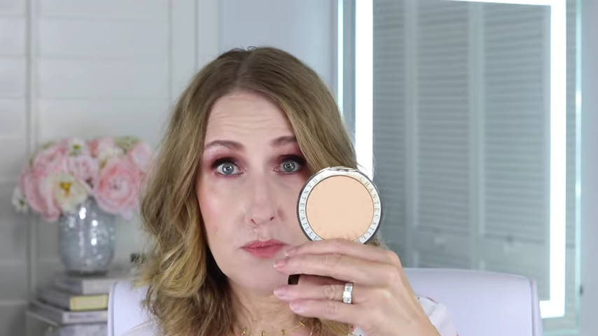 859-setting-powders-for-mature-skin-00-06-25