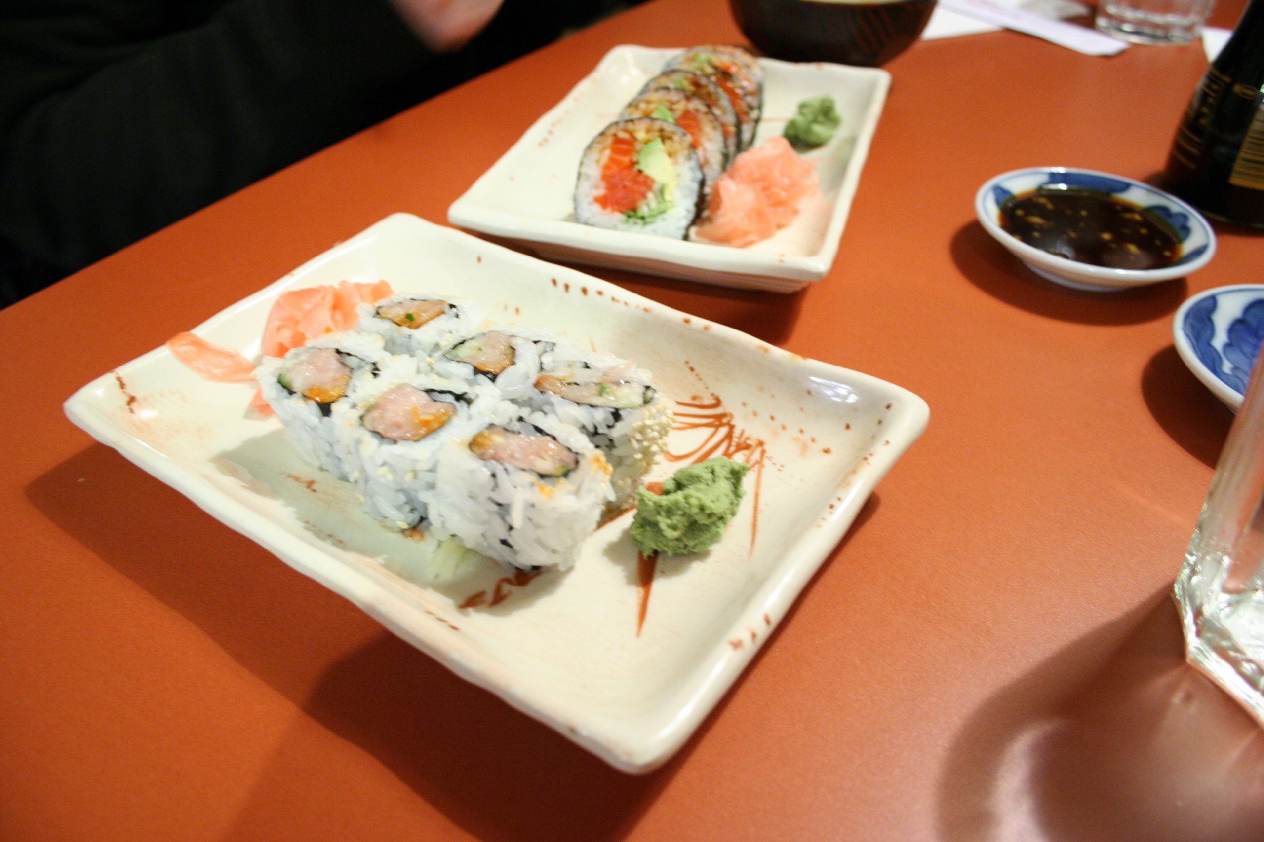 spicy_tuna_rolls_3273982898