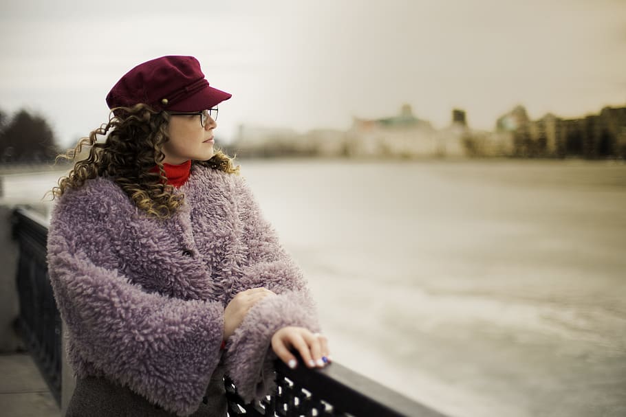 beautiful-daylight-fleece-coat-outdoors