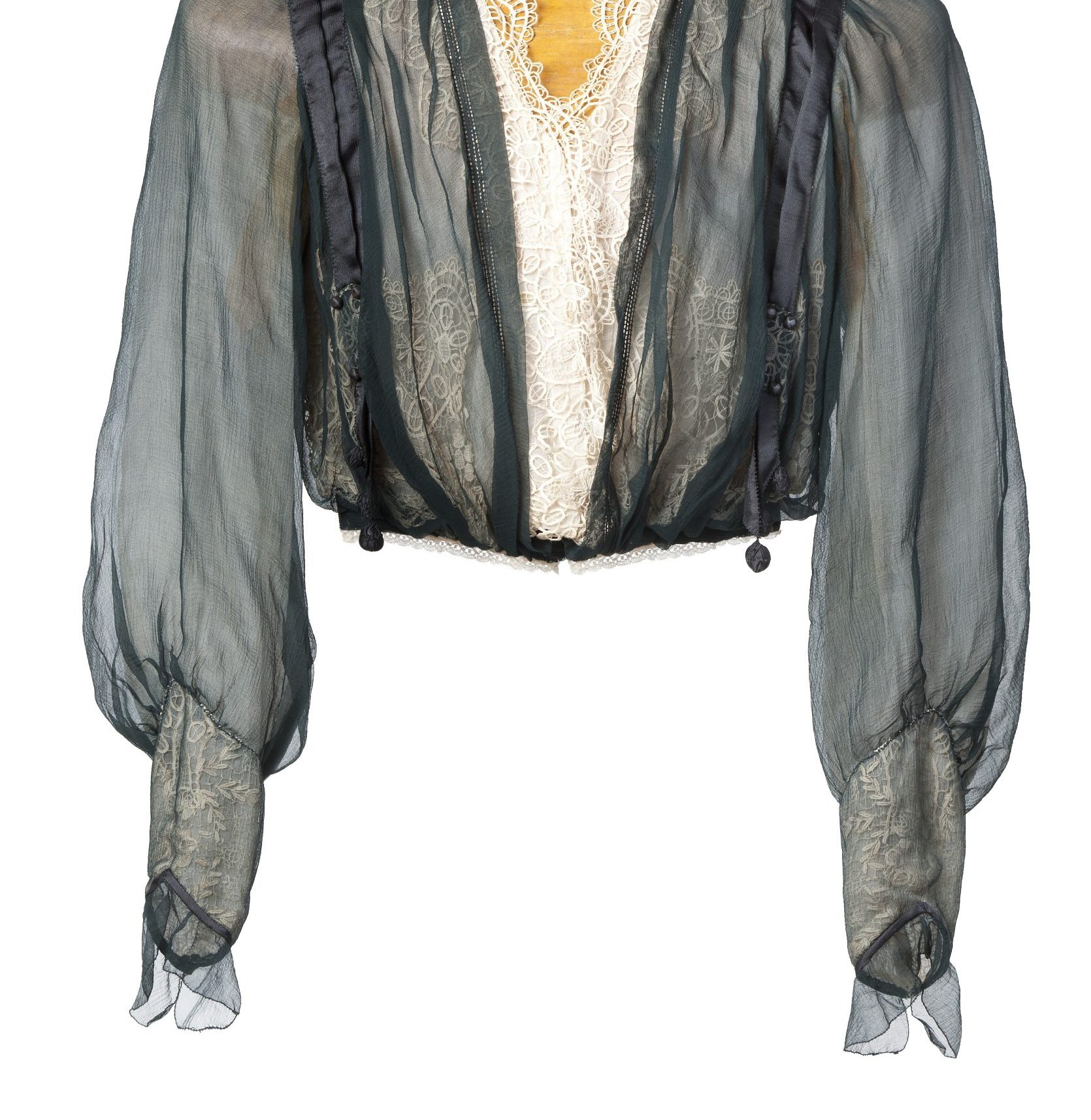 bodice-of-several-layers-of