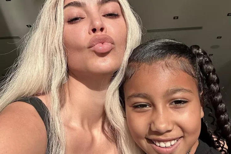 kim-kardashian-north-west-120122-1-db4b2bbb8903494ba08fa98c73a0006a