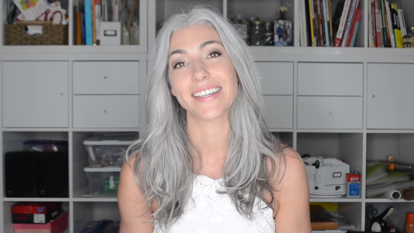 780-6-more-ways-to-look-youthful-with-grey-hair-erica-henry-johnston-00-00-06