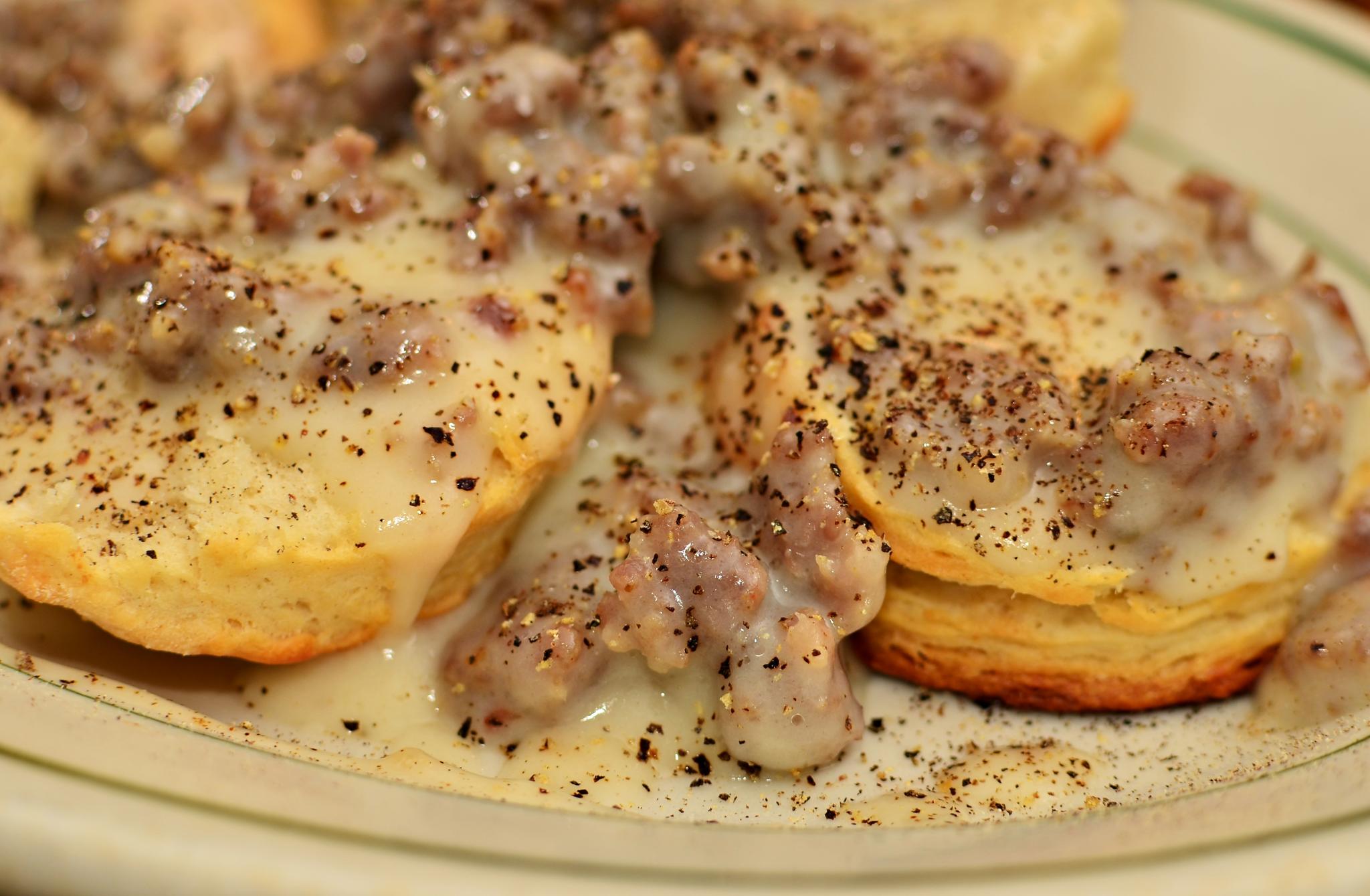 biscuits_and_sausage_gravy_6340833792