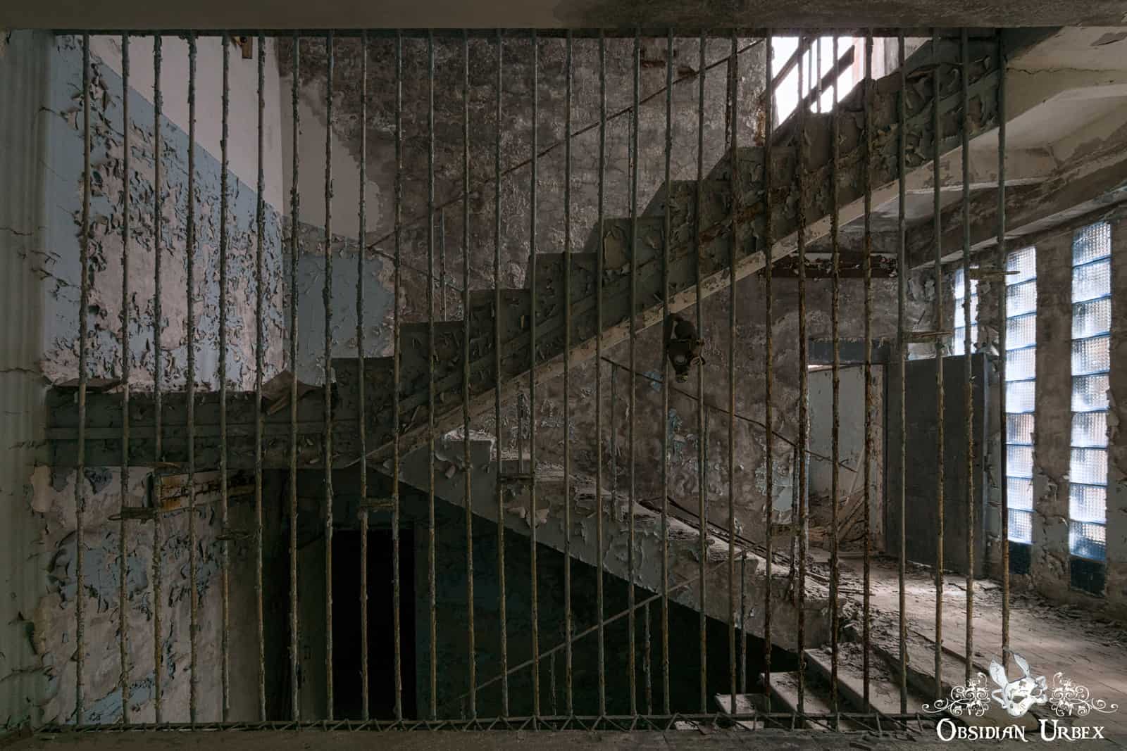 chernobyl-pripyat-gas-mask-school-stairs