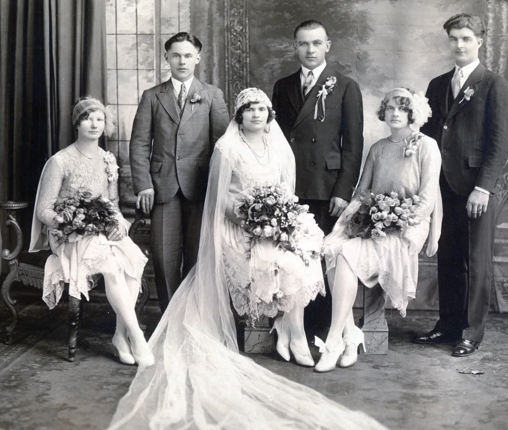 b19-1925-bridal-party