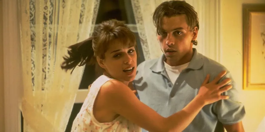 billy-loomis-and-neve-campbell-qfwrqy9diqptak50