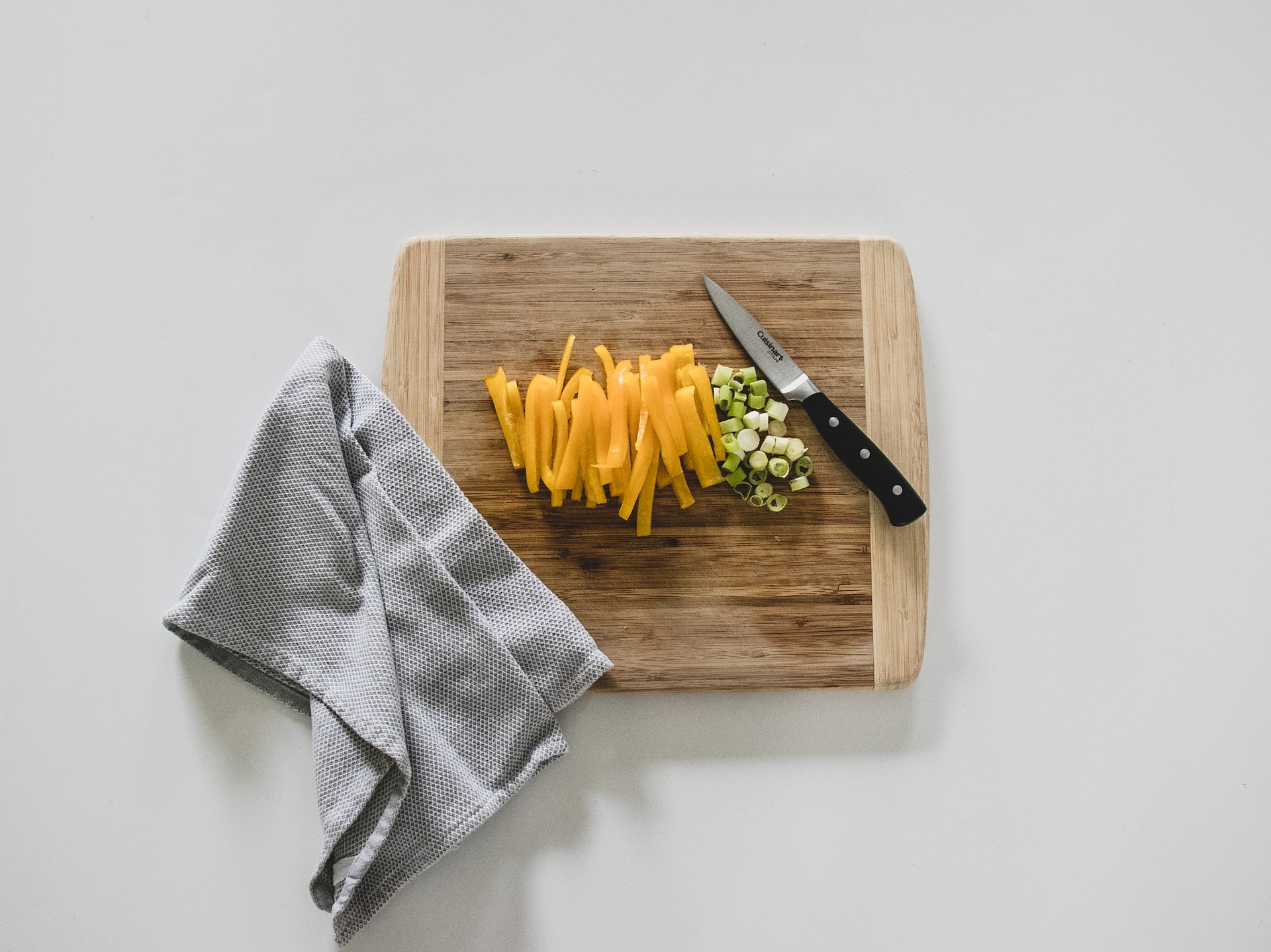 debby-hudson-tv_71satthu-unsplash