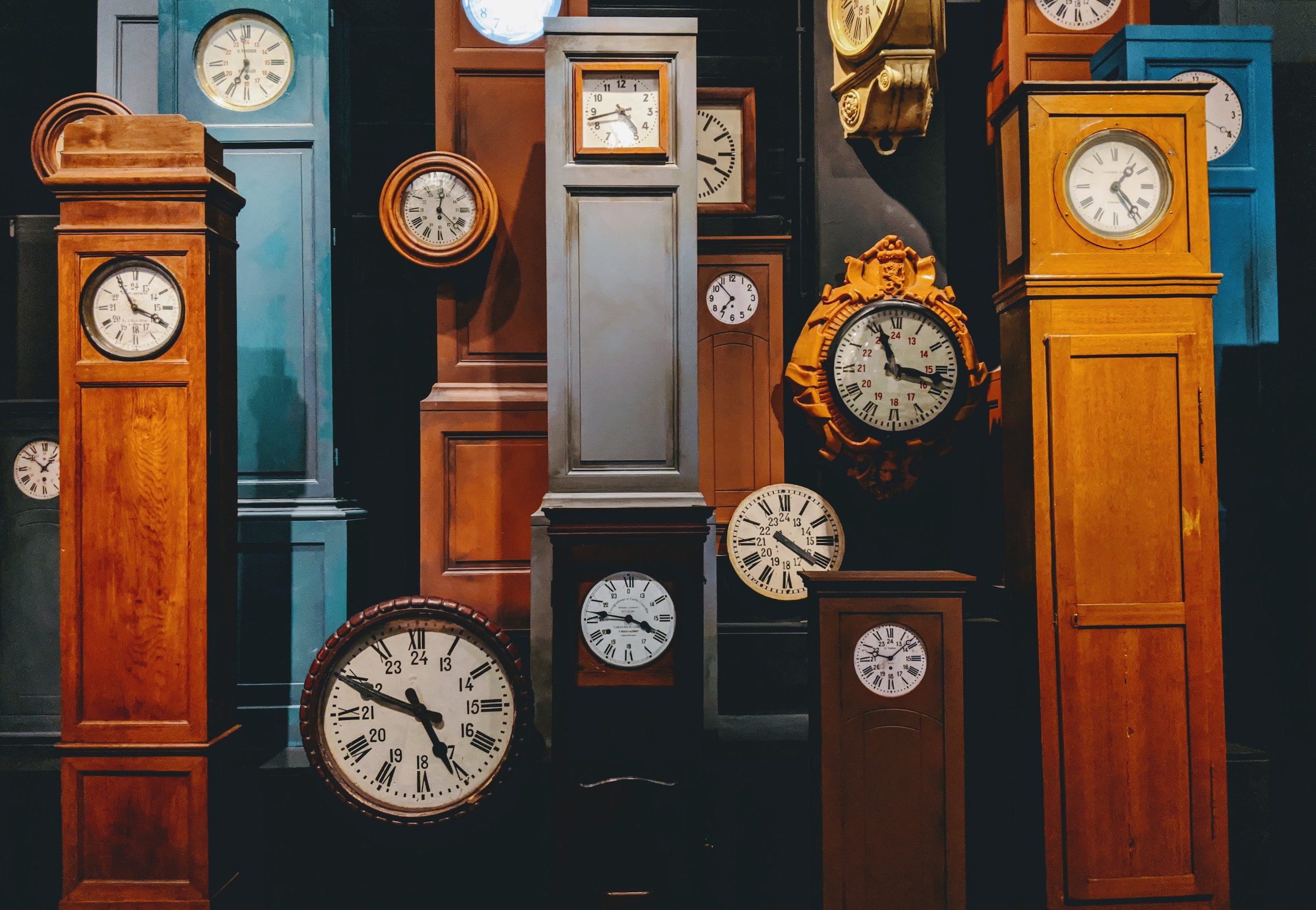 lucian-alexe-f2xftov0p9y-unsplash