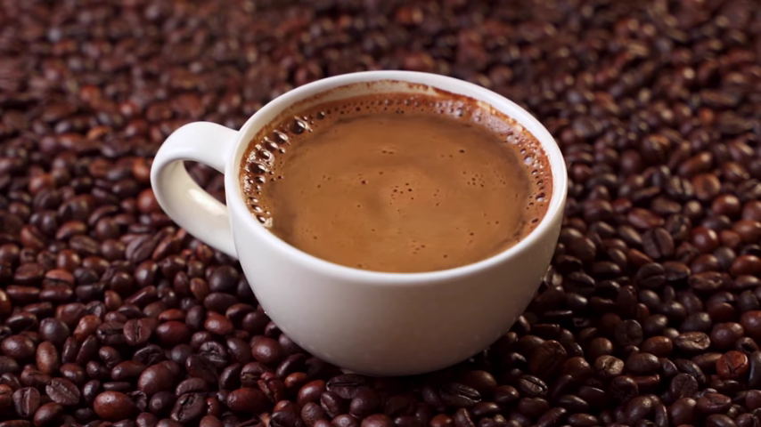 1035-what-drinking-coffee-does-to-your-sleep-new-study-00-00-00