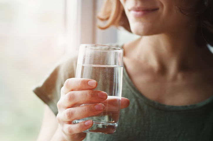 1043-10-benefits-of-drinking-water-the-foodie-00-00-27