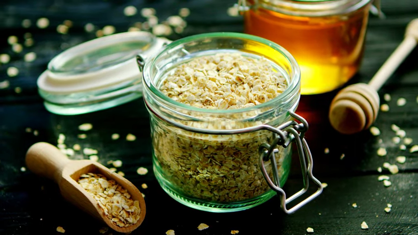 1043-8-health-benefits-of-eating-oats-and-oatmeal-00-01-38