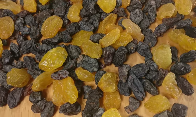 1058-this-is-why-you-should-eat-soaked-raisins-every-day-00-00-05