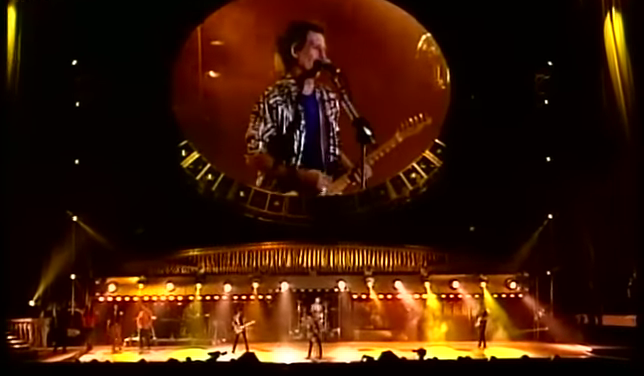 1189-rolling-stones-bridges-to-babylon-tour-97-98-full-concert-00-46-19