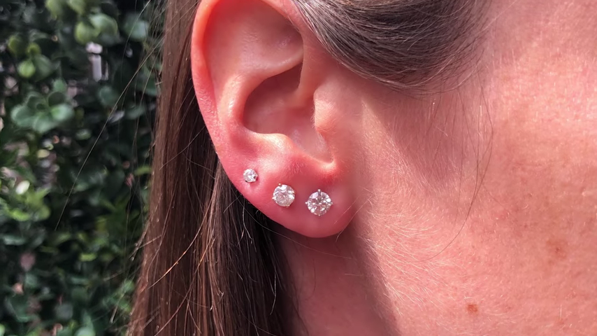 923-diamonds-101-stud-earrings-00-01-03