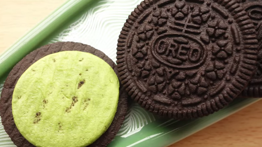 923-japans-new-matcha-green-tea-flavor-oreos-00-00-49