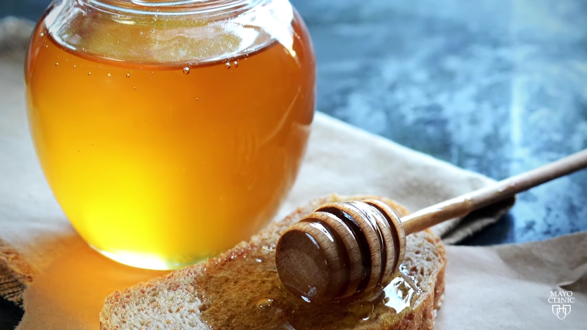 933-mayo-clinic-minute-the-cautions-and-benefits-of-honey-00-00-11