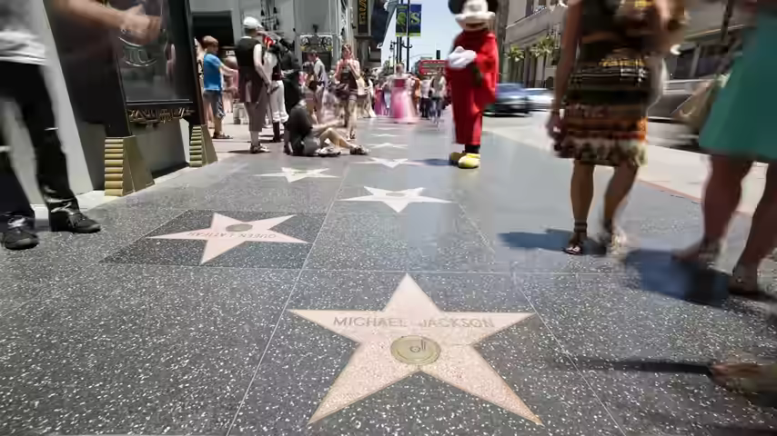 948-the-only-star-you-cant-step-on-at-the-hollywood-walk-of-fame-00-00-00