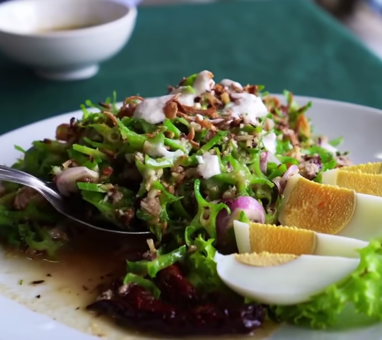 958-12-mistakes-that-are-making-your-healthy-salad-unhealthy-00-08-14
