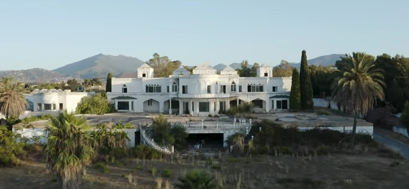 968-abandoned-30000000000-billionaire-arabian-kings-mega-mansion-with-private-helicopter-pad-00-00-09