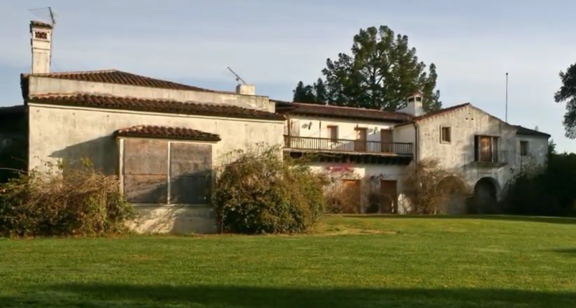 968-inside-steve-jobs-unearthly-abandoned-mansion-he-spent-years-trying-to-demolish-00-00-15