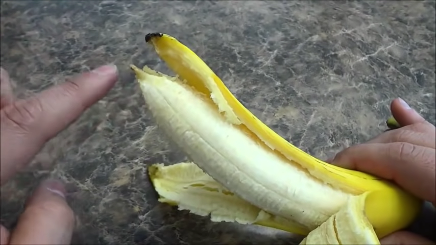 970-how-to-peel-a-banana-properly-tutorial-00-01-18