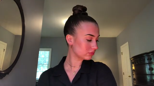 988-sleek-high-bun-00-04-39