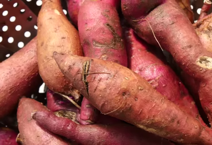997-are-sweet-potatoes-healthy-heres-what-experts-say-time-00-00-00