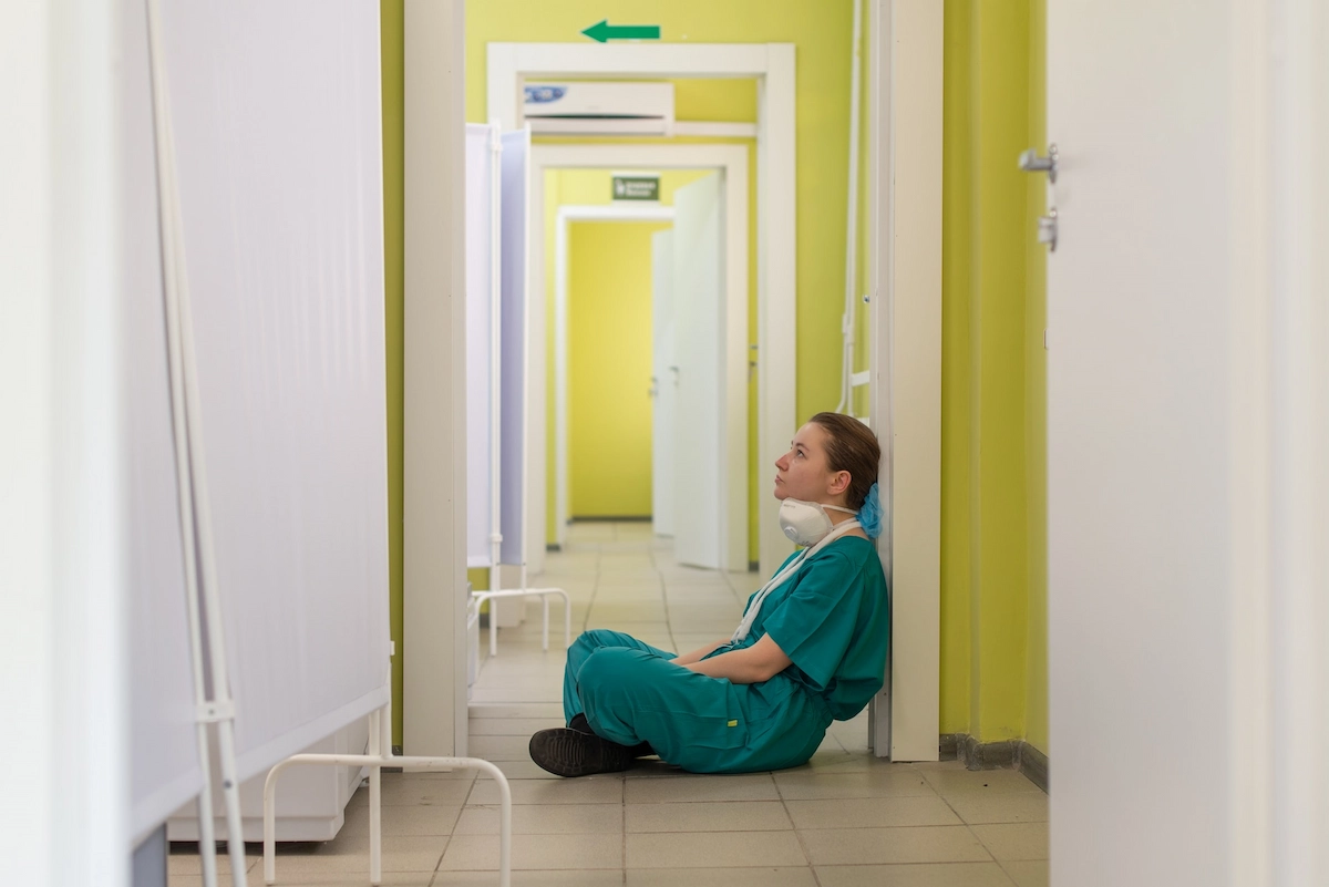 long-shifts-vladimir-fedotov-unsplash