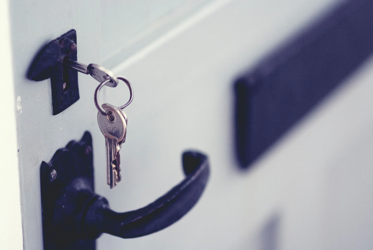 lose-things-jaye-haych-unsplash