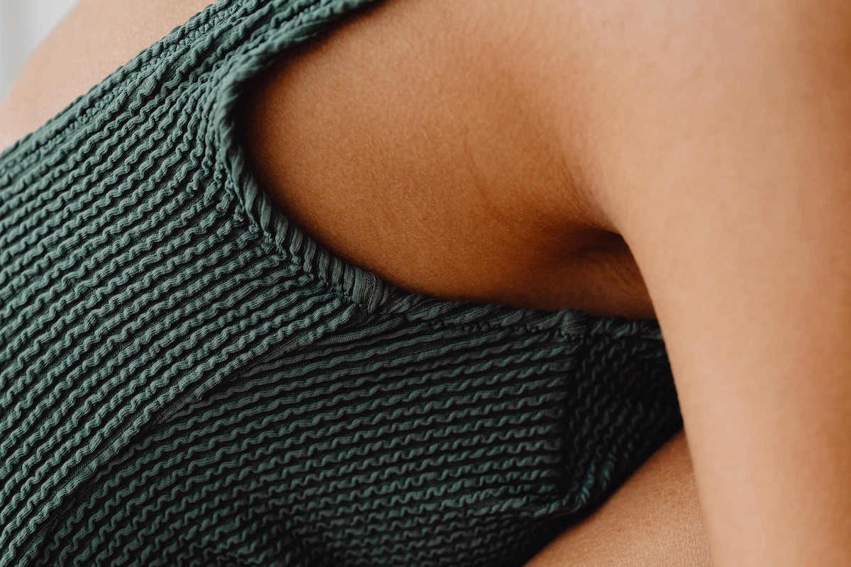 sweaty-armpits-karolina-grabowska-pexels