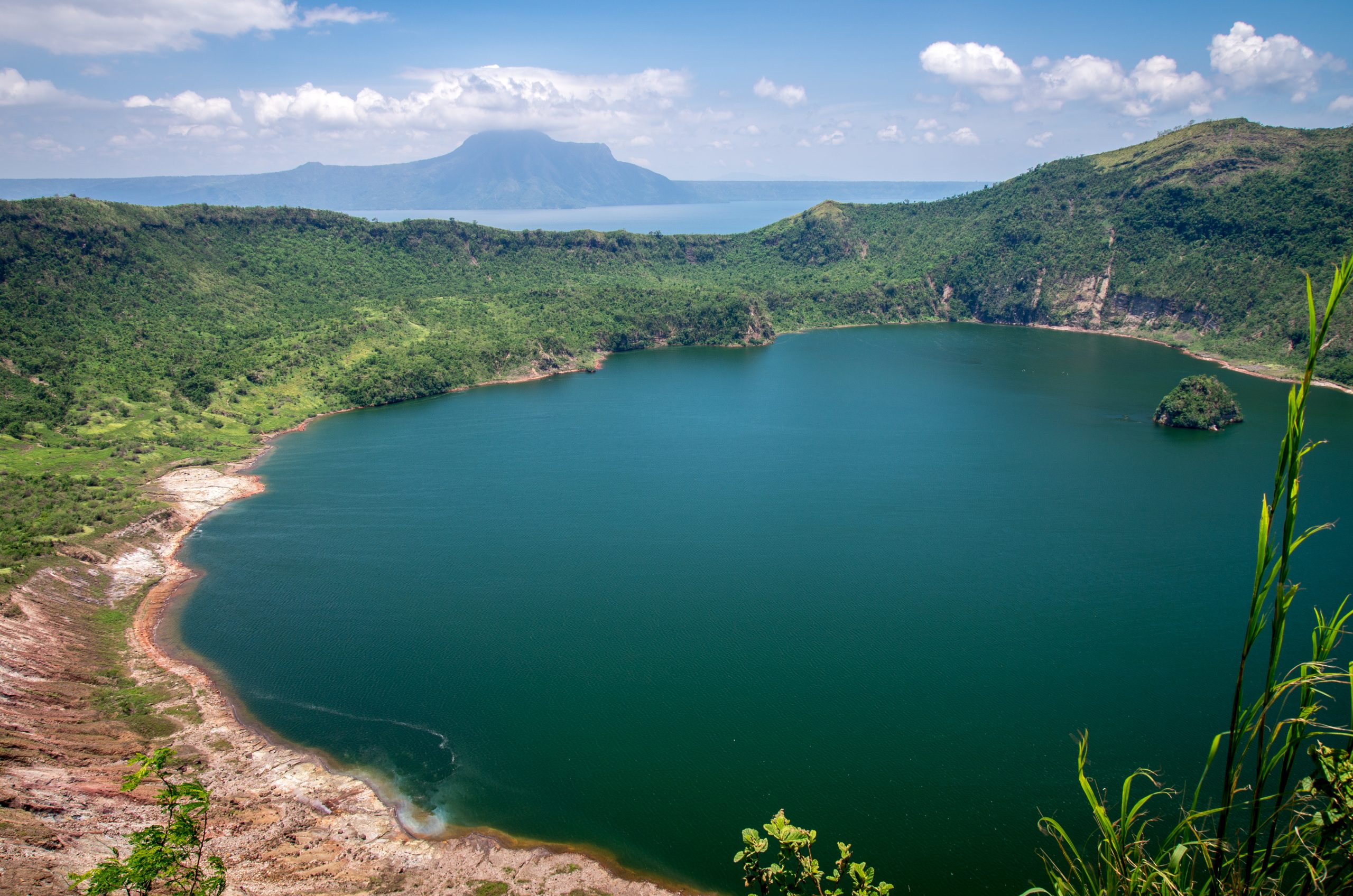 taal_volcano_crater_lake_8-8-2014