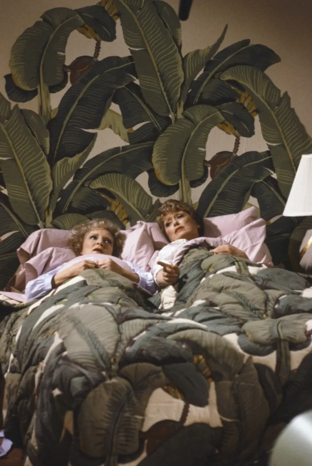 tropical-prints-moviestillsdb
